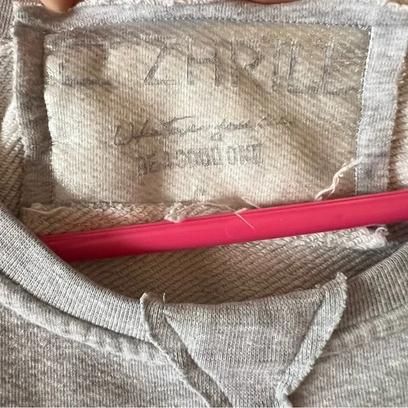 ZHRILL Grey Cotton Sweatshirt Sweater with Heart Appliqués size Small - Picture 6 of 8